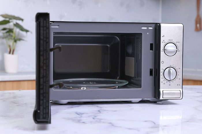 Lò vi sóng Electrolux EMM2026MX - Hàng chính hãng