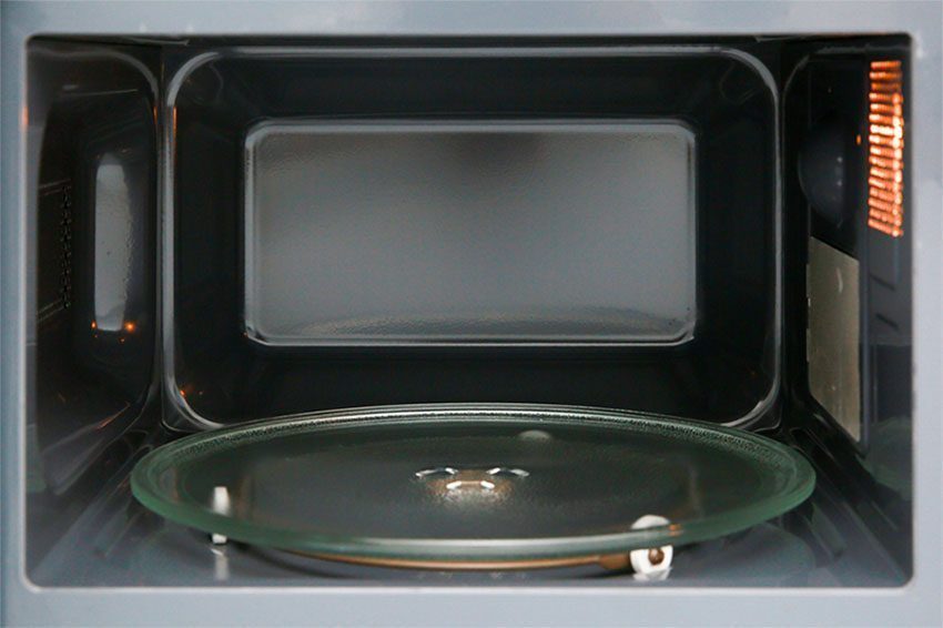 Lò vi sóng Panasonic NN-ST25JWYUE - Hàng chính hãng