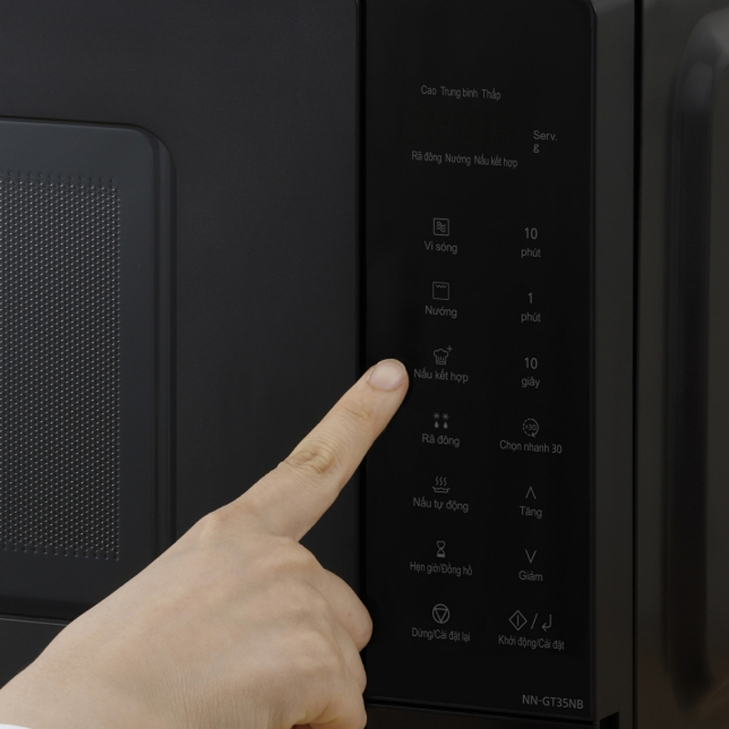 Lò vi sóng có nướng Panasonic NN-GT35NBYUE (24 lít) - Hàng chính hãng