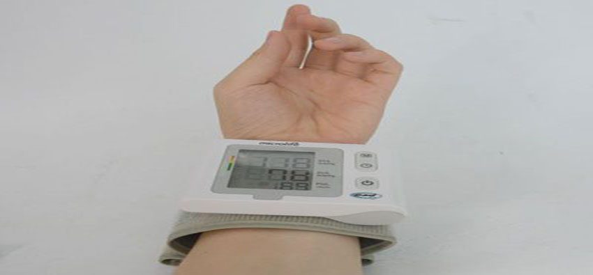 Máy đo huyết áp cổ tay Microlife BP-W2 - Hàng chính hãng