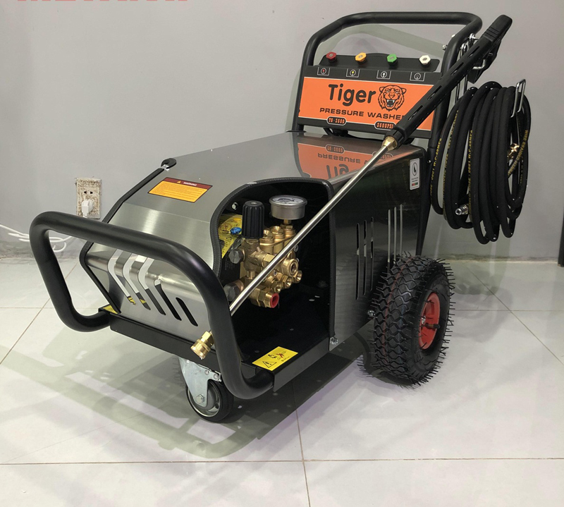 Máy phun xịt rửa xe cao áp Tiger UV-3600 - Hàng chính hãng