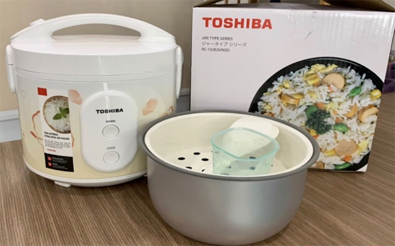 Nồi cơm điện nắp gài Toshiba RC-18JE2VN(O) - Hàng chính hãng