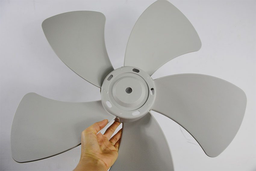 Quạt treo tường Hatari IW22M1 - Hàng chính hãng
