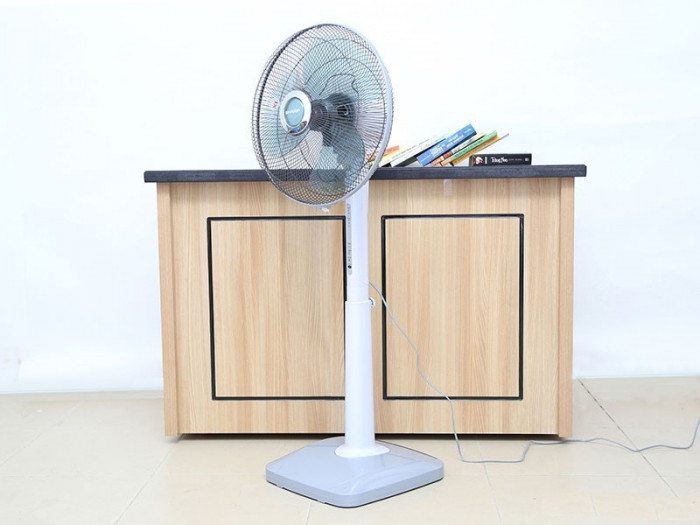 Quạt đứng Sharp PJS-1625RV - Hàng chính hãng